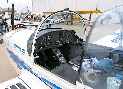 Breezer Ikarus (interior view) - Sportplanes.com